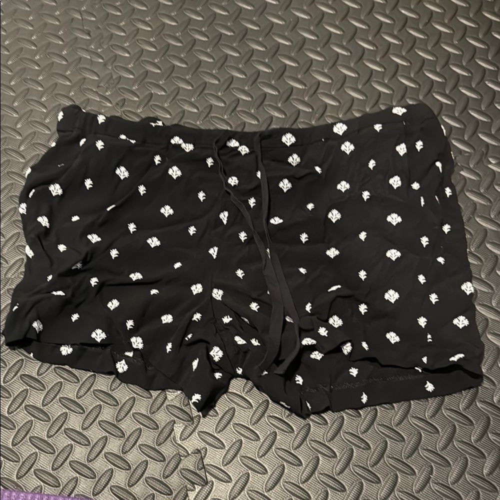LOFT Black and White Patterned Athletic Shorts